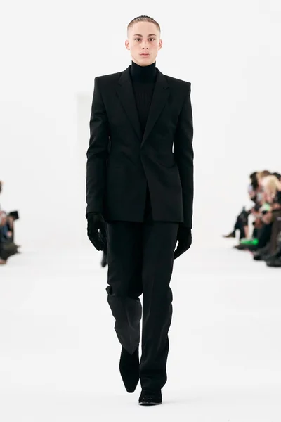 Look 2
